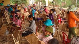 การผลิตบุคลากรให้แก่โครงการสร้างสรรค์ชนบทใหม่